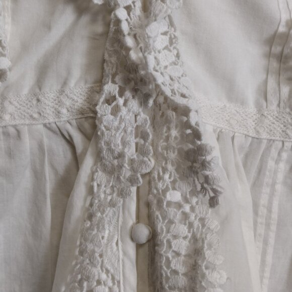 Abercrombie & Fitch White Sleeveless Peplum Blouse – Lace & Bobble Trim, Y2K - Picture 4 of 12
